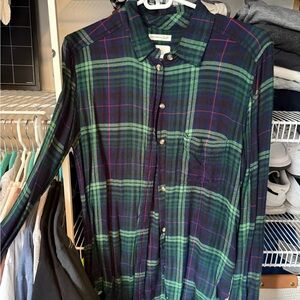American Eagle Outfitters Green and Navy Plaid Shirt